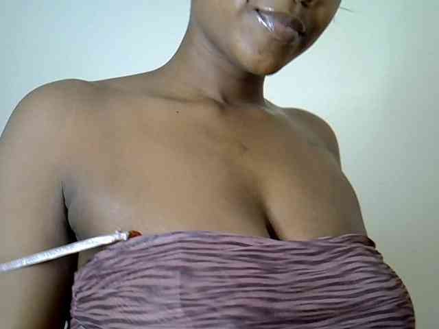 LAYLAAH webcam