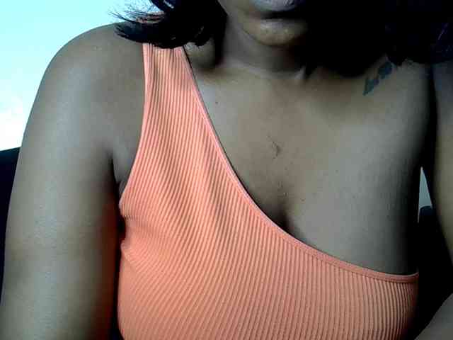 LAYLAAH webcam