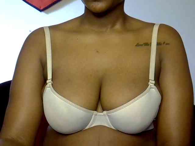 LAYLAAH webcam