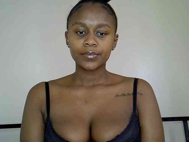 LAYLAAH webcam