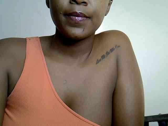 LAYLAAH webcam