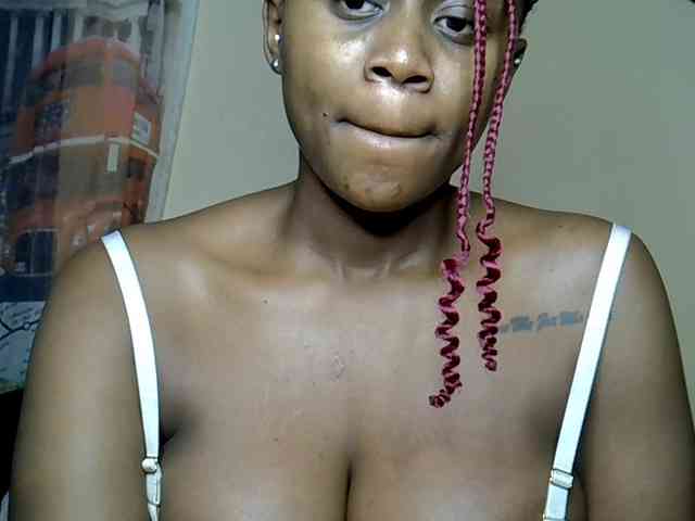 LAYLAAH webcam