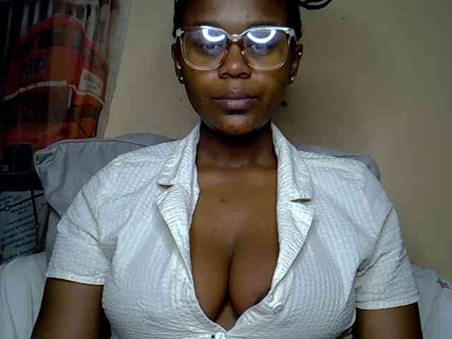 LAYLAAH webcam