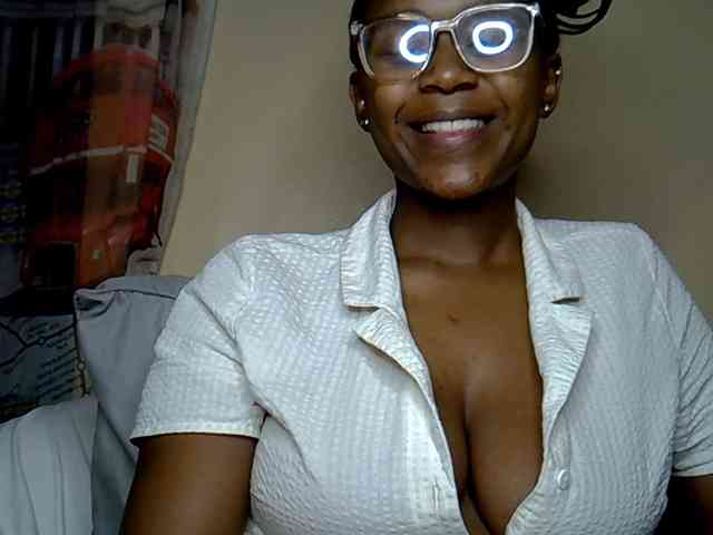 LAYLAAH webcam