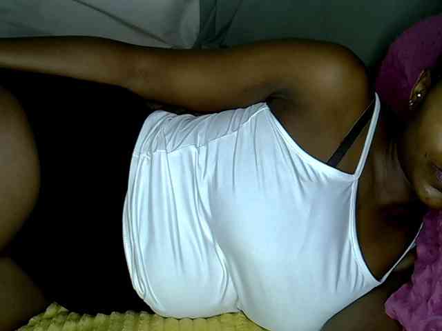 LAYLAAH webcam