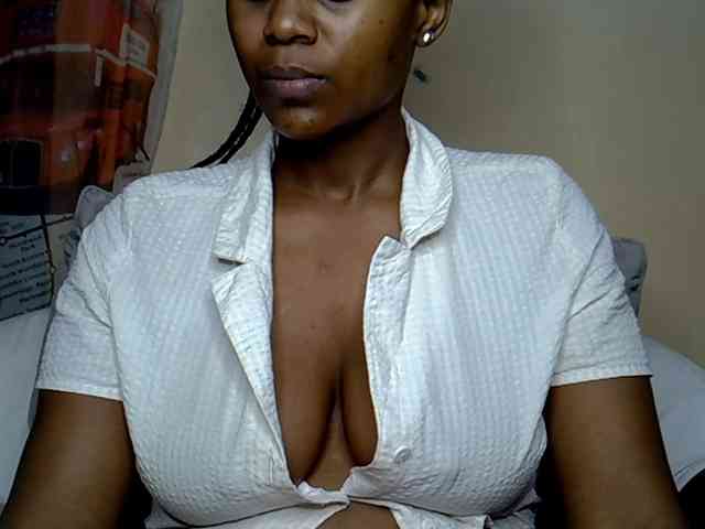 LAYLAAH webcam