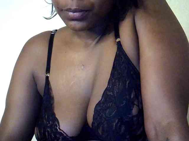 LAYLAAH webcam