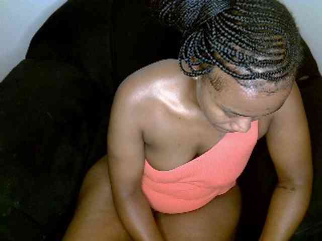 Model: SquirtLaylaah