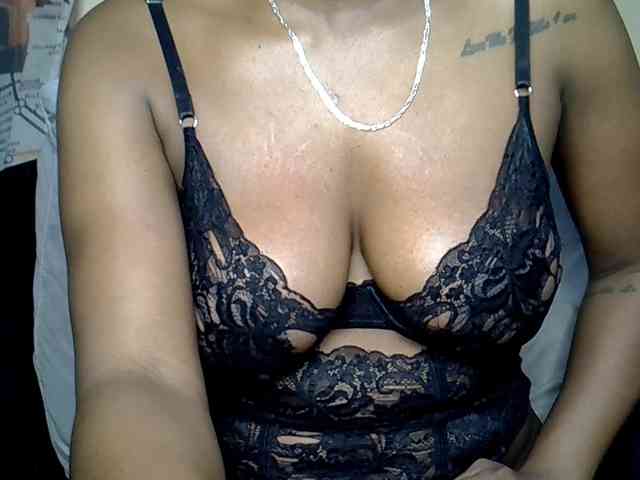 Model: LAYLAAH