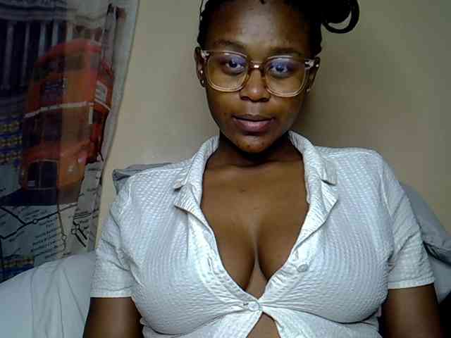 LAYLAAH webcam