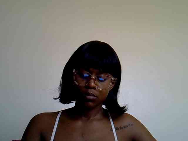 LAYLAAH webcam