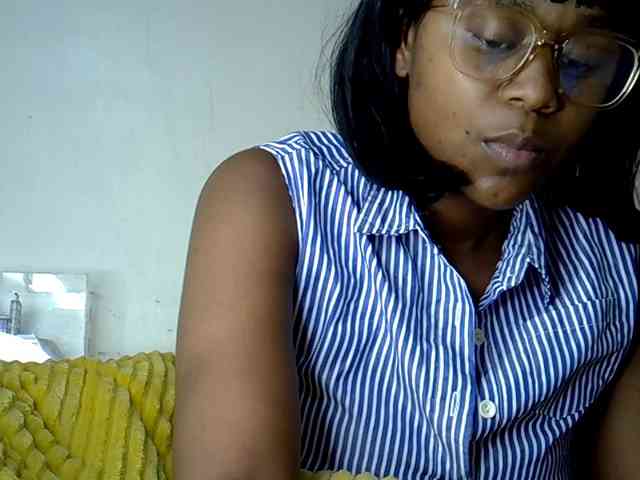 LAYLAAH webcam