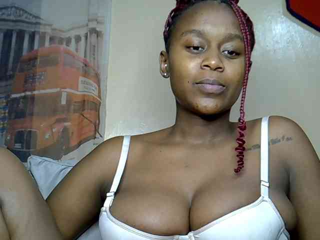 LAYLAAH webcam