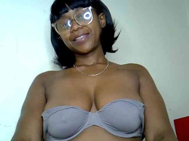 LAYLAAH webcam