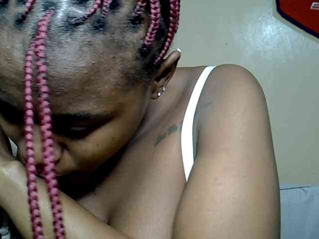 LAYLAAH webcam