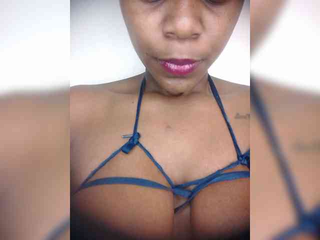 Modella: LAYLAAH