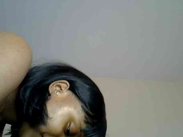 LAYLAAH webcam