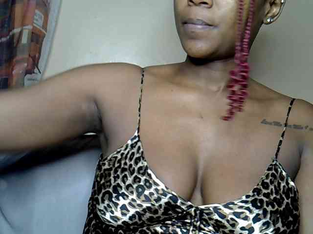 LAYLAAH webcam
