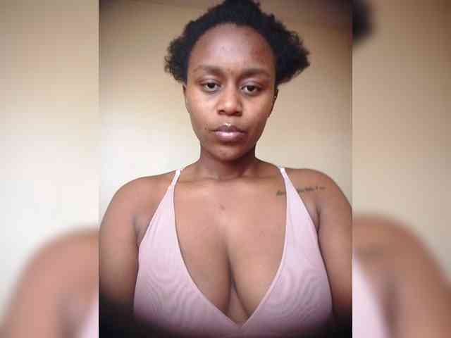 LAYLAAH webcam