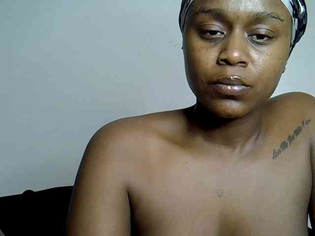 LAYLAAH webcam