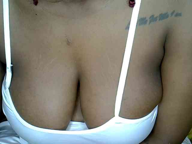 LAYLAAH webcam