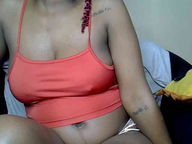 LAYLAAH webcam