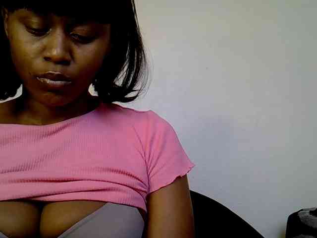 LAYLAAH webcam