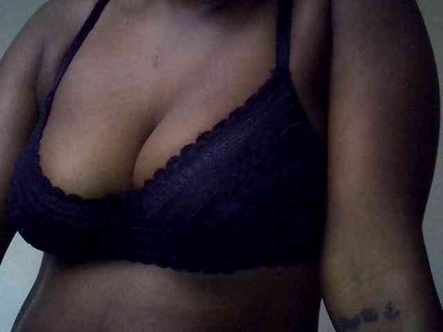 LAYLAAH webcam