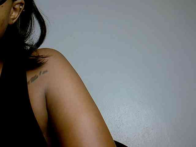 LAYLAAH webcam