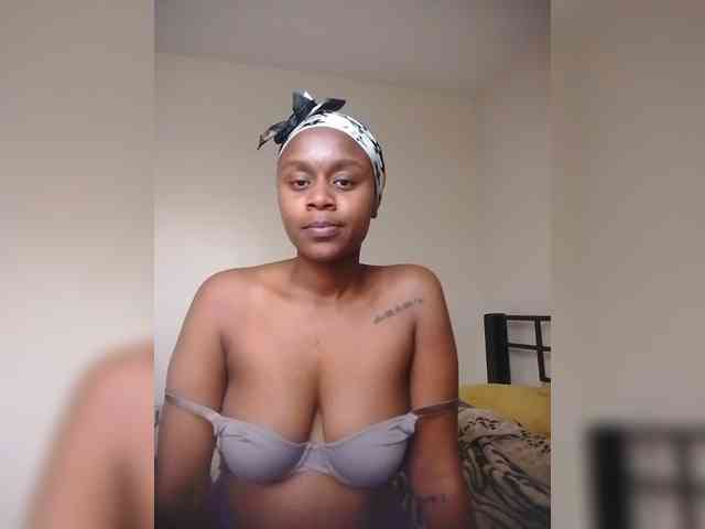 LAYLAAH webcam