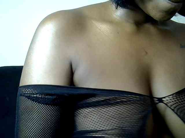 LAYLAAH webcam