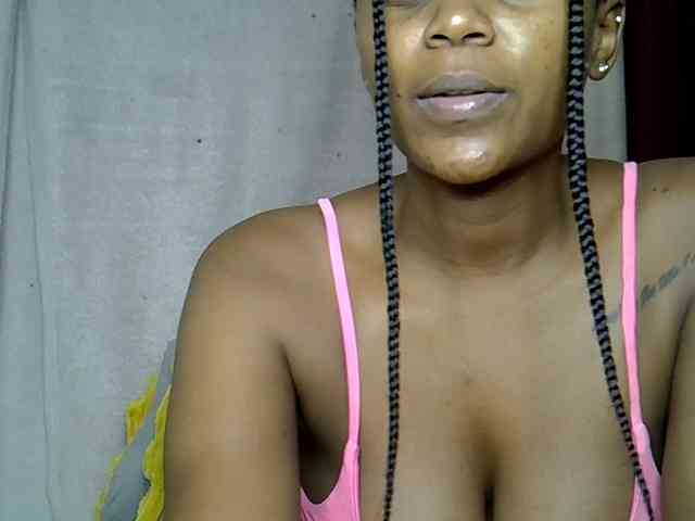 Modelo: LAYLAAH