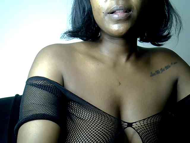 LAYLAAH webcam