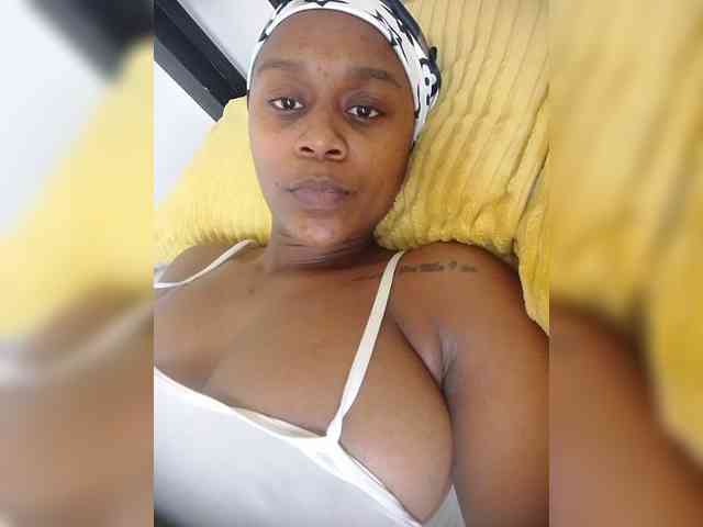 LAYLAAH webcam