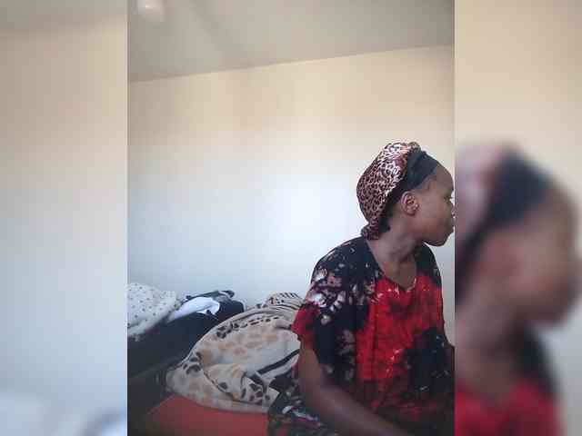 LAYLAAH webcam