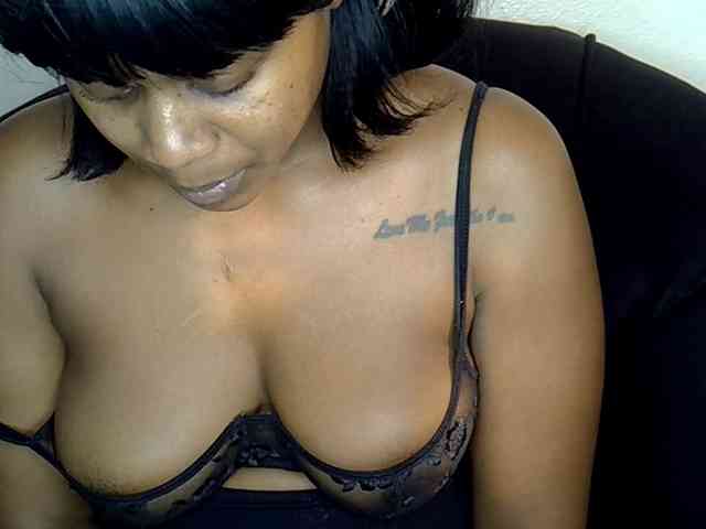 LAYLAAH webcam
