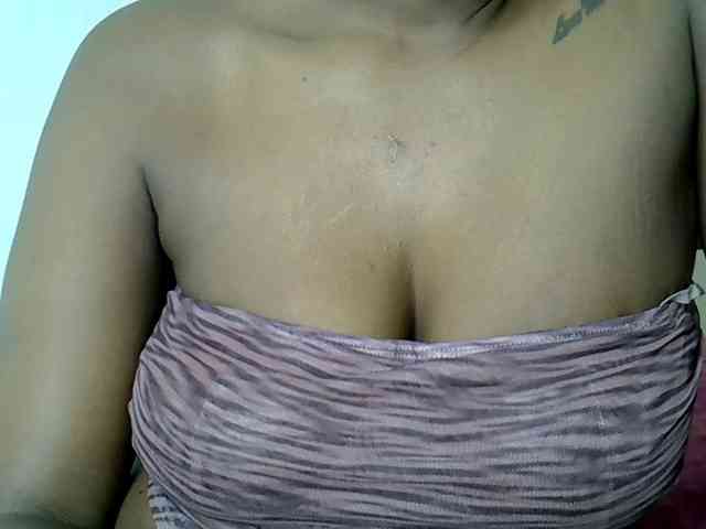 LAYLAAH webcam
