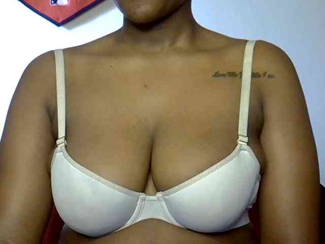 LAYLAAH webcam