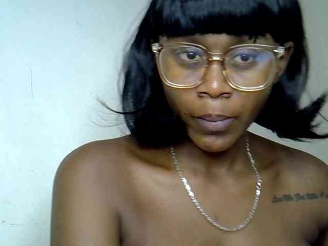 LAYLAAH webcam