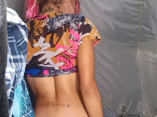 Dollyrose live cam on BongaCams
