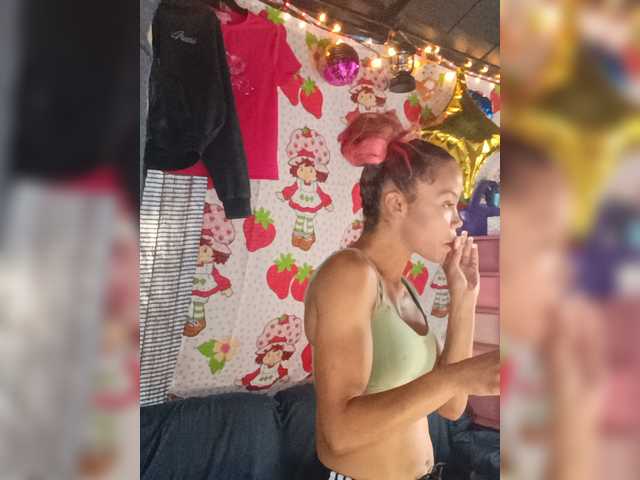 Dollyrose live cam on BongaCams