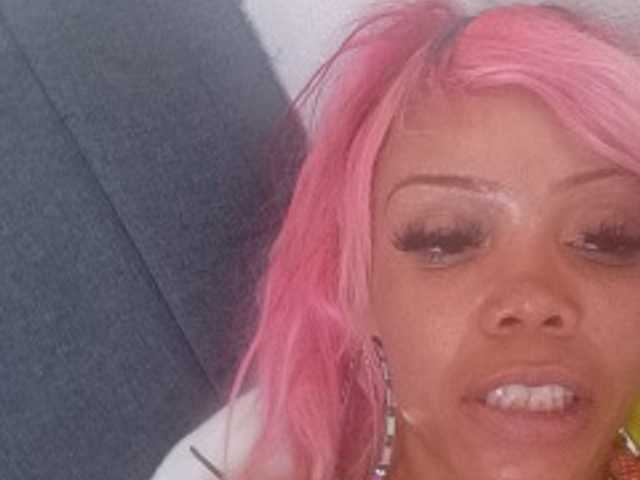 Dollyrose live cam on BongaCams