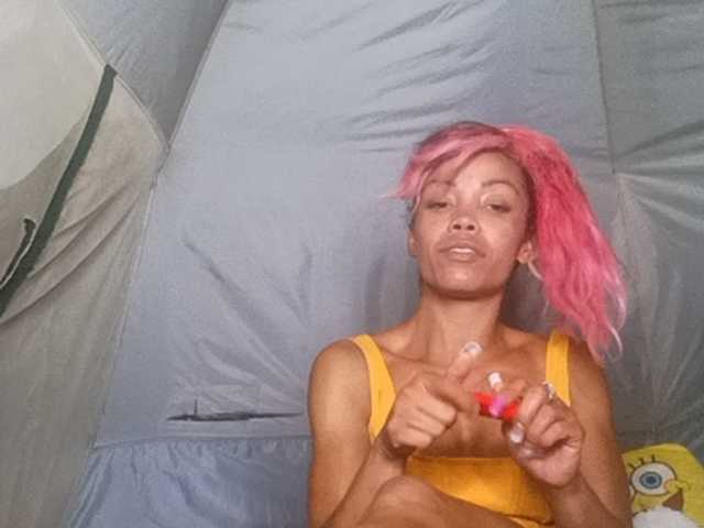 Dollyrose live cam on BongaCams