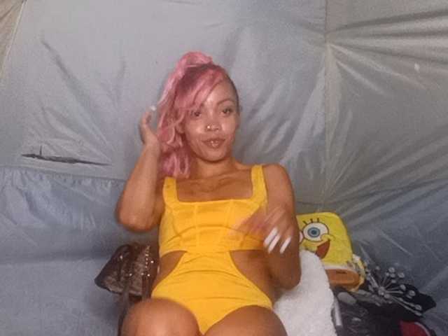 Dollyrose live cam on BongaCams