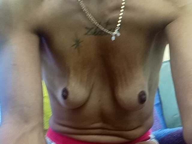 Dollyrose live cam on BongaCams