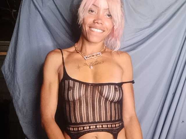 Dollyrose live cam on BongaCams