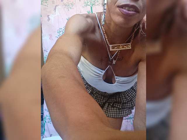 Dollyrose live cam on BongaCams