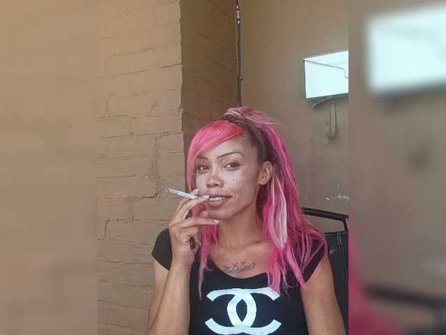 Dollyrose live cam on BongaCams