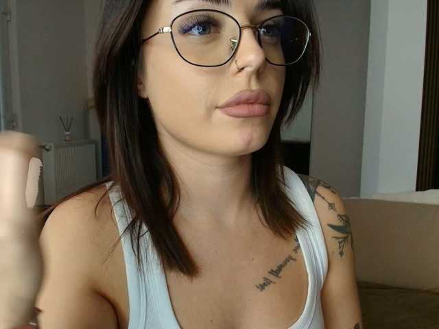 perfect-moans, live now on BongaCams