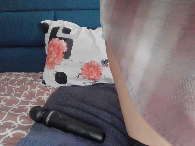 lneedthis1 Live Cam and Statistics on UnifiedCams